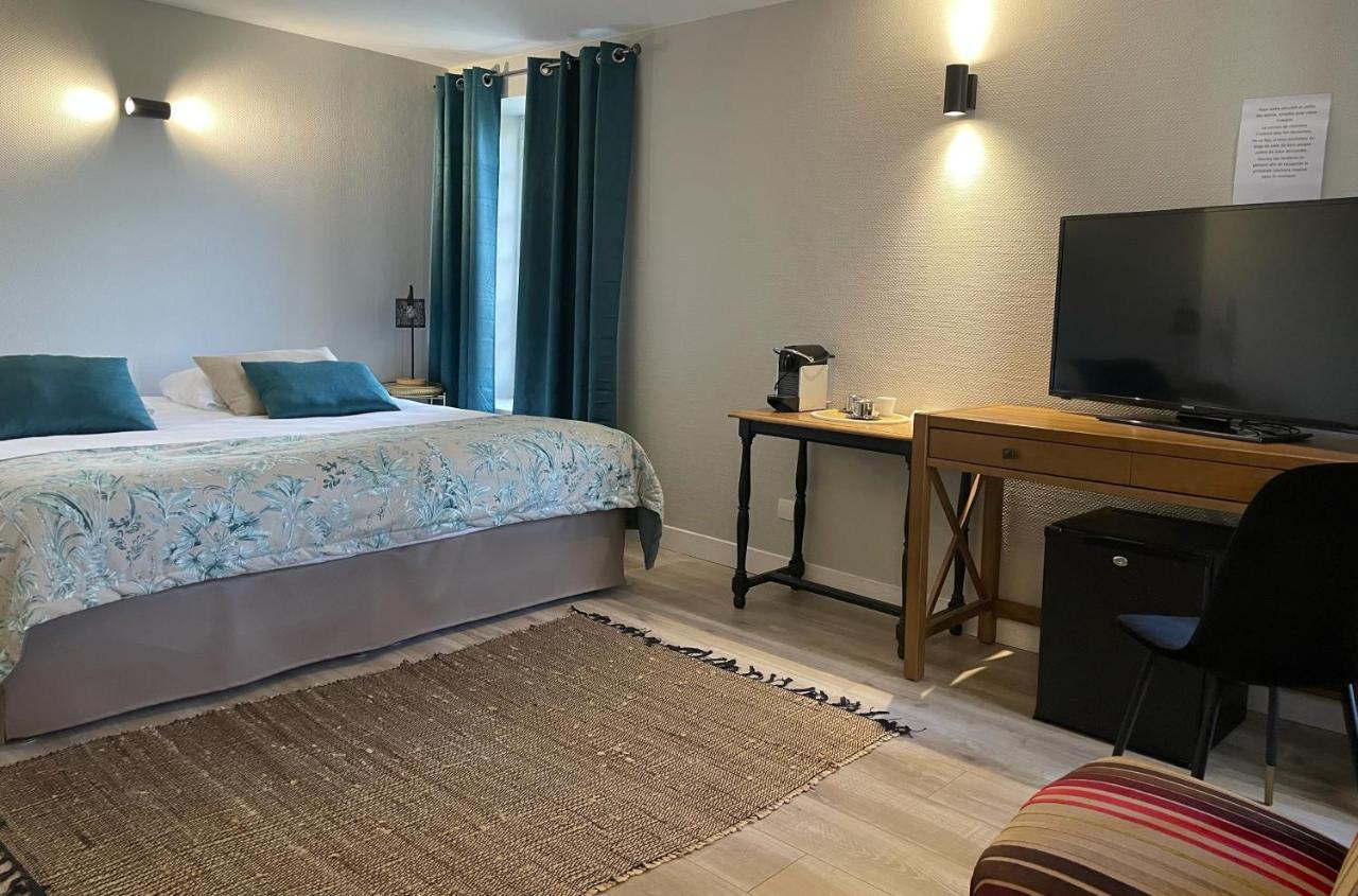 Logis Hotel Le Moulin De Chalons Le Gua  Екстер'єр фото
