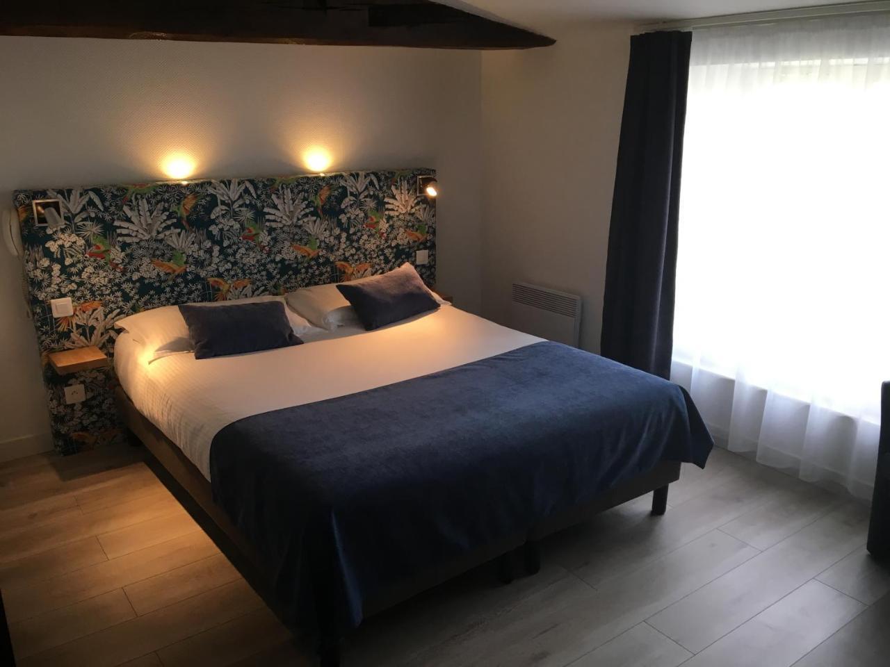 Logis Hotel Le Moulin De Chalons Le Gua  Екстер'єр фото
